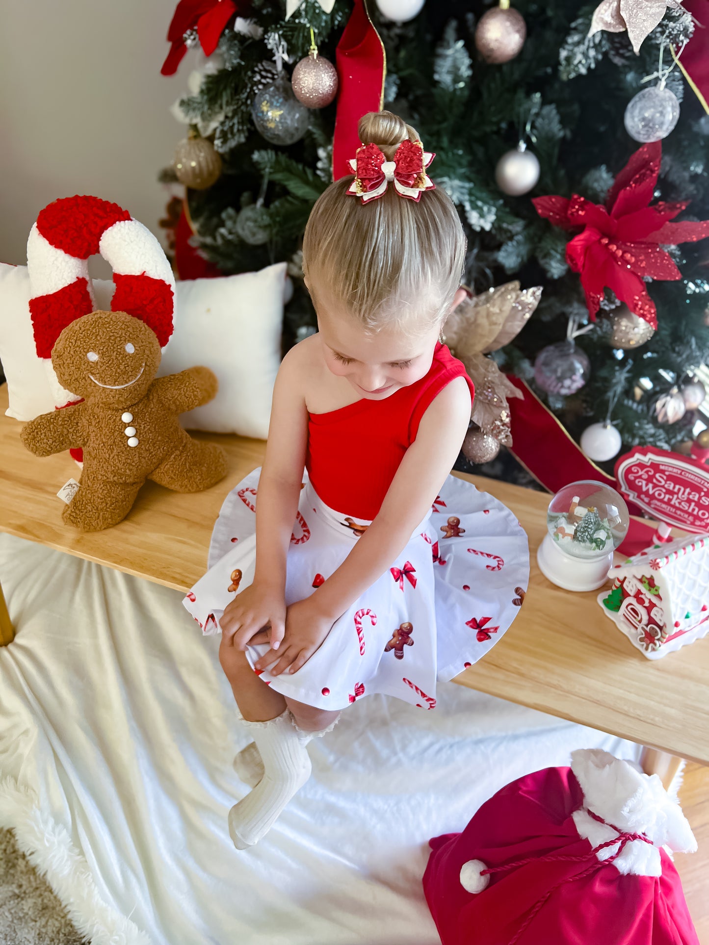 Gingerbread Kisses Glam Bow